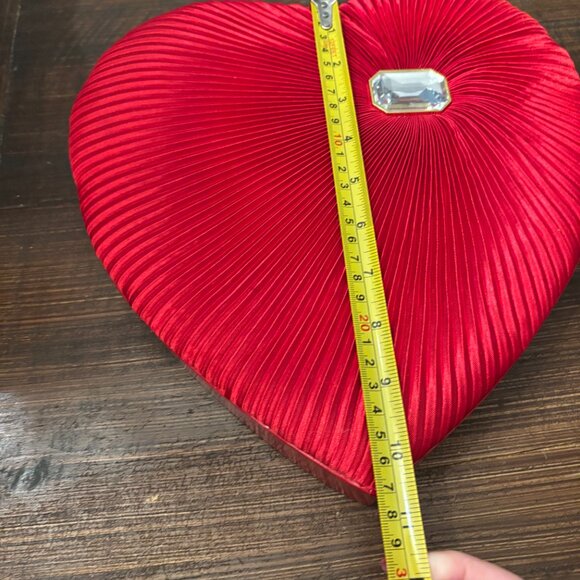 Vintage 2015 Russell Stover Heart Shaped Valentine's Candy Box with Faux Diamond - Picture 7 of 7